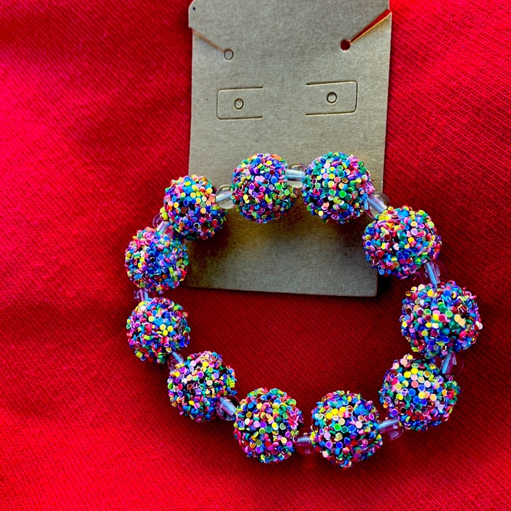 beaded bracelet approximately 6 inches in circumference